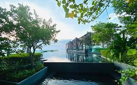 Edge Central Pattaya Vip Condo